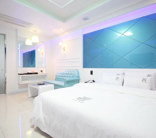 Dom Hotel