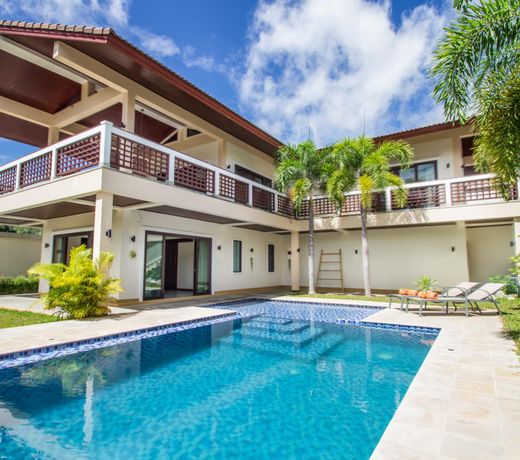 Infinity Pool Villa by Aonanta Group, 6 Persons