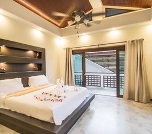 Infinity Pool Villa by Aonanta Group, 6 Persons