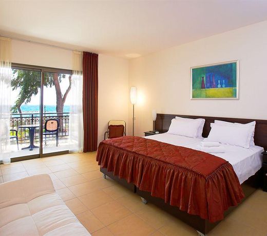 AQUARIUS BEACH HOTEL