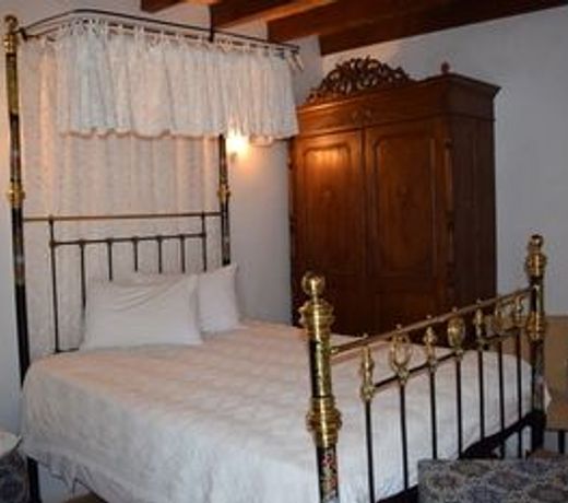 Lasa Heights Hotel