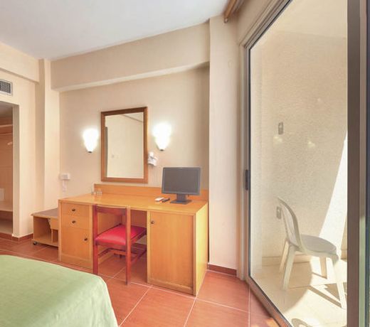 Flamingo Beach Hotel