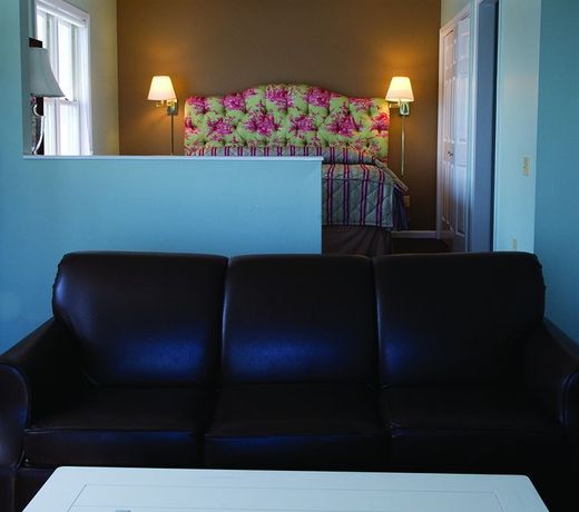 Harbor Place Studio Suites