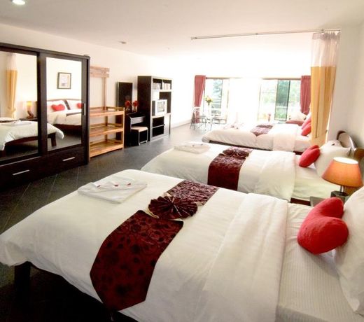 Deng's kamala beach Guesthouse