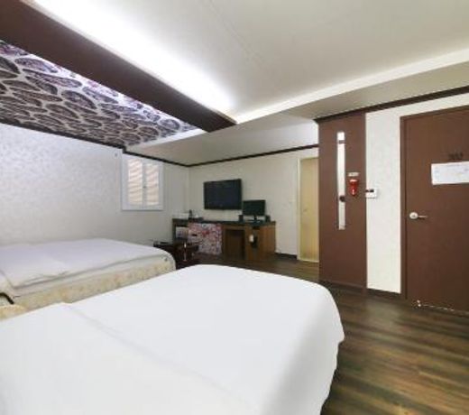 DIAMOND HOTEL