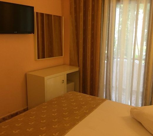 Green Park Hotel