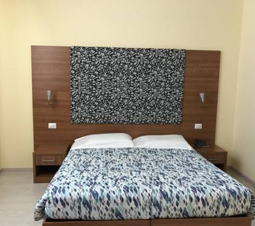 Hotel Elys