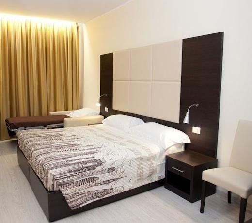 Hotel Elys