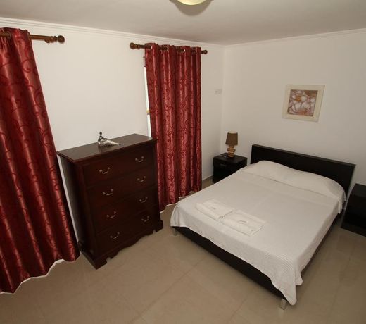 Costa & Isaias Apartamentos