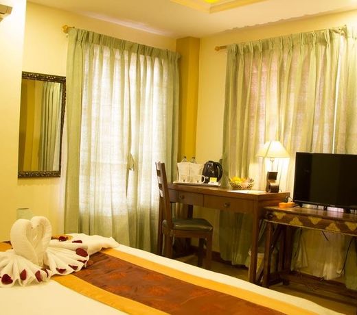 DOM Himalaya Hotel