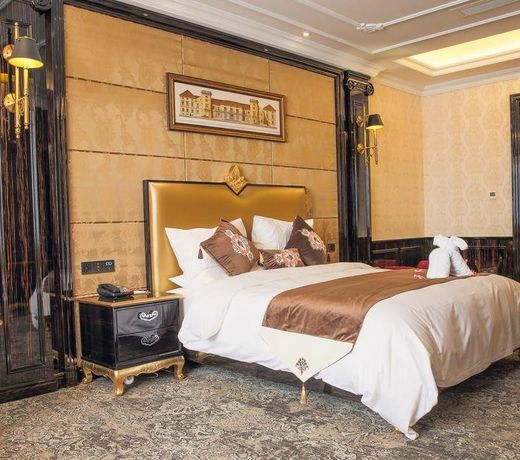 Happy Castle International Hotel