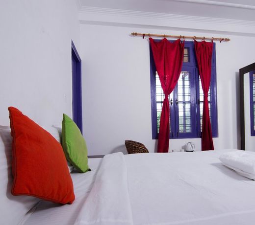 Live Free Hostel Rishikesh