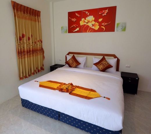 At night Airport Resort