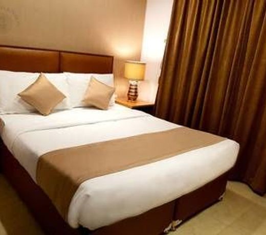 Al Muhanna Plaza Luxury Plus