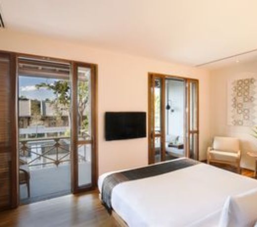 NearBy Hotel