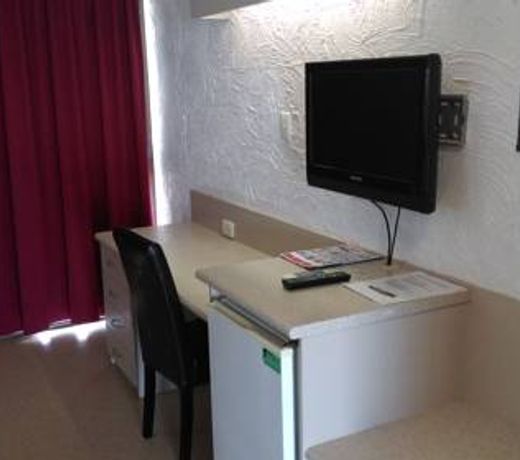 Overlander Hotel