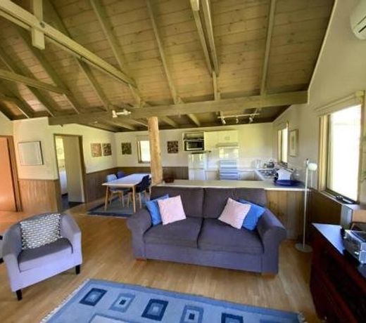 Crabapple Cottage