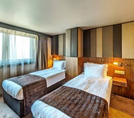 All Seasons Residence Hotel - Free parking