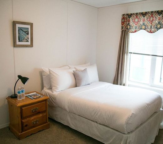 Lou and Francis Guesthouse