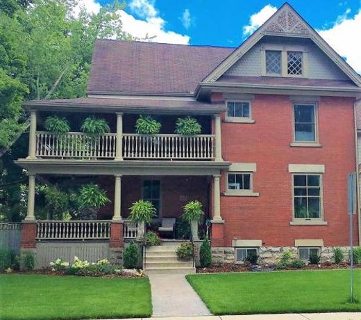 Magnolia House Bed & Breakfast