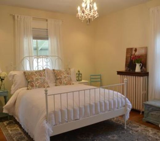 Magnolia House Bed & Breakfast