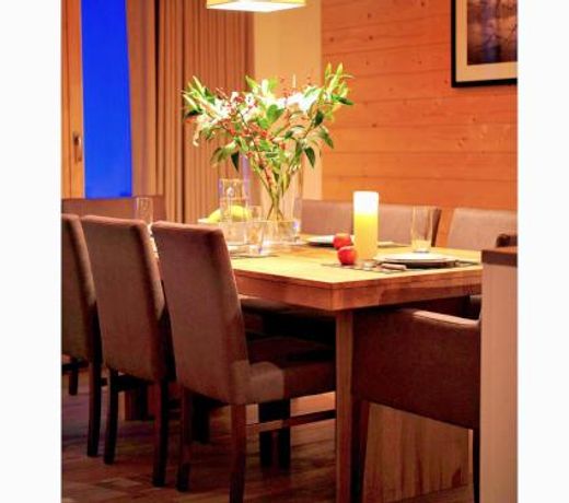 Lavish Holiday Home in H r mence with Balcony