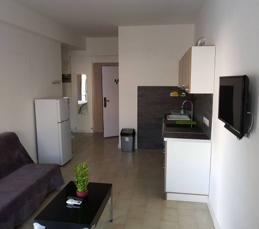 Mylos Court Apartments