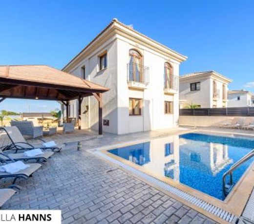 Blue Water Bay Villas