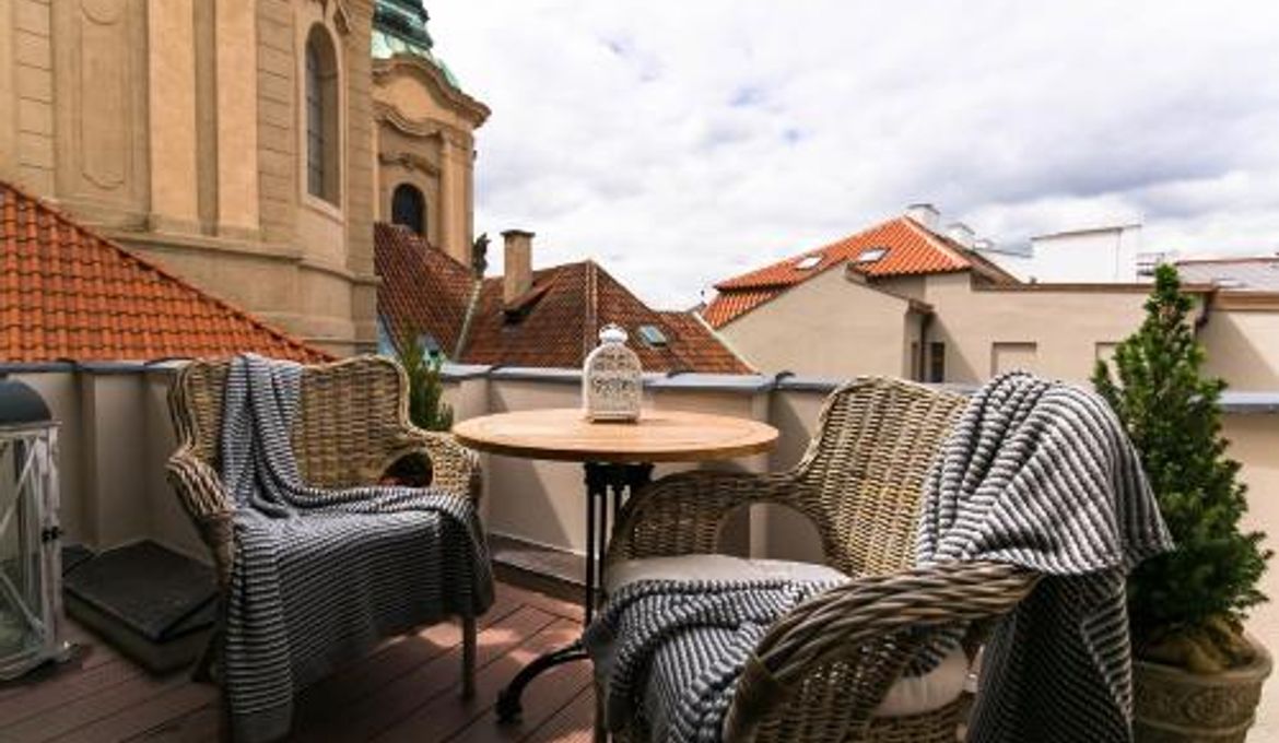 The Old Town Square & Parizska Apartments