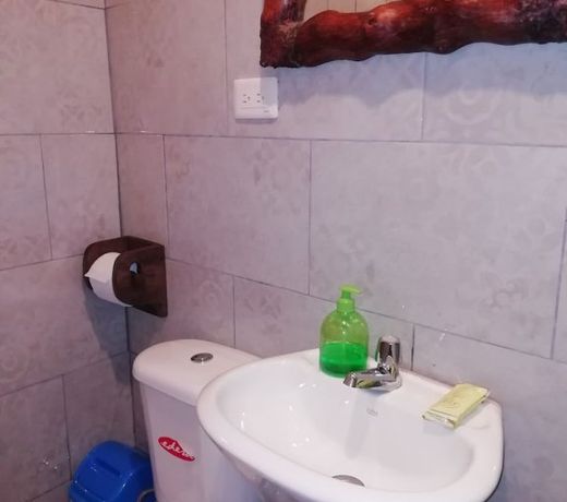 Hostal La Casa Amarilla City