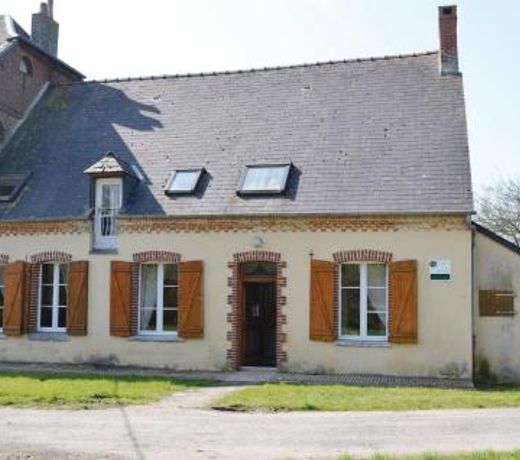 Three-Bedroom Holiday Home in Chigny