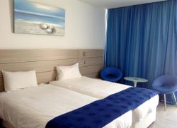 Limanaki Beach Hotel & Suites фото 2