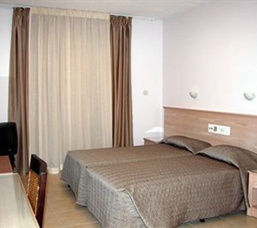 Senator Hotel Apartments - Adults Only