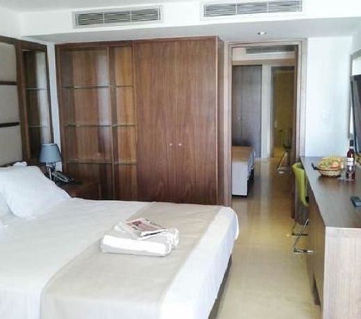 Amarande (Adults Only)