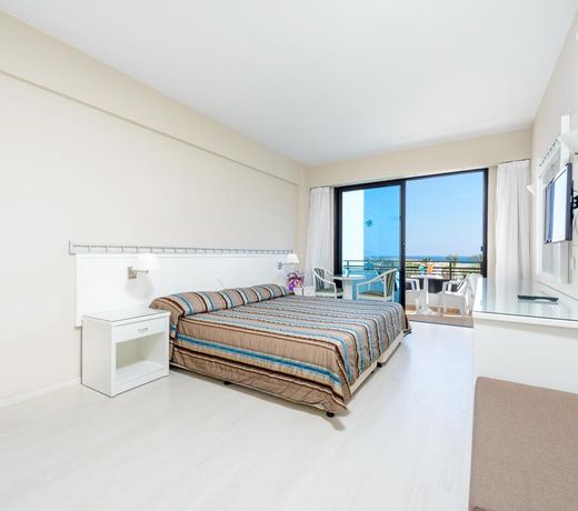 Pavlo Napa Beach Hotel