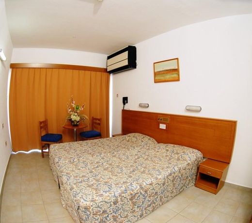 Cornelia Hotel