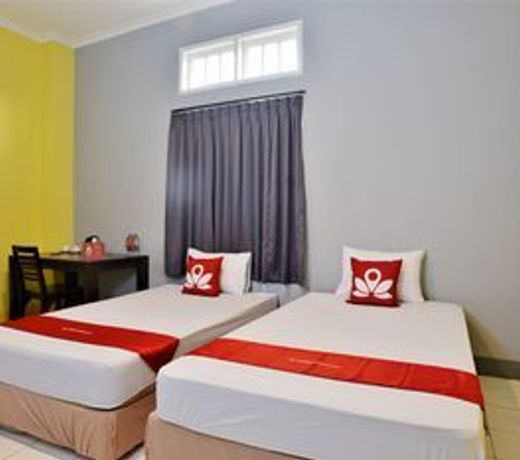 OYO 1111 Pasar Baru Inn