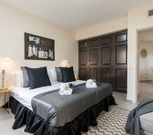 In the heart of Neve Tzedek , 2 bdrm *parking*