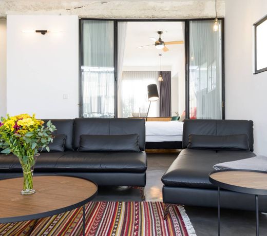 Ultra Luxe, Private & Quiet in Basel Area