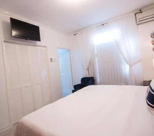 Cattleya's Kingsway Suite