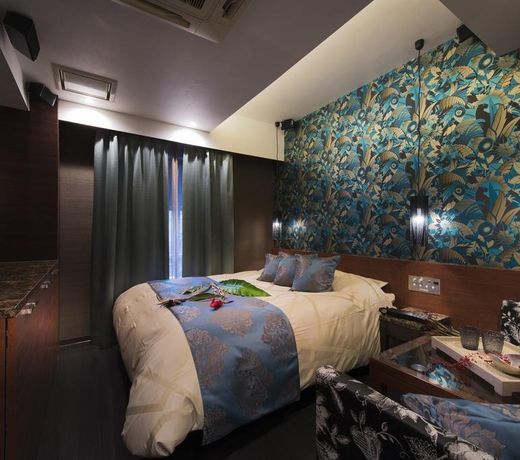Hotel in the Moon (Adult Only)