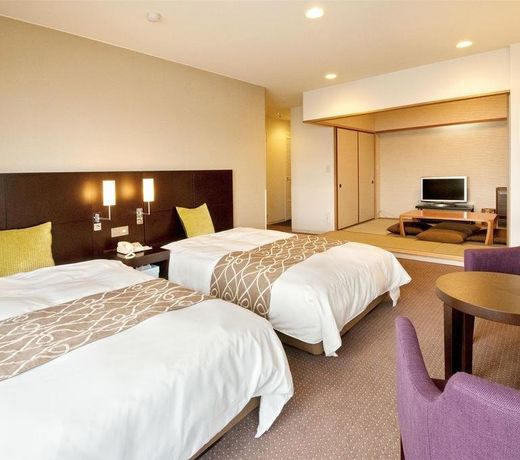 Wisterian Life Club Toba