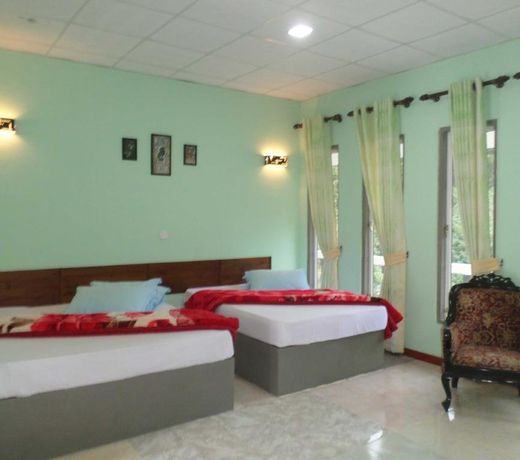 Vintage Courtyard Hotel