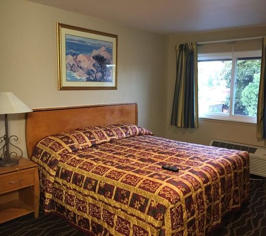 Casa Royal Inn