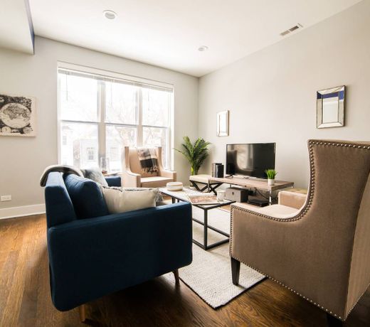 Stunning 3BR in Lake View by Sonder