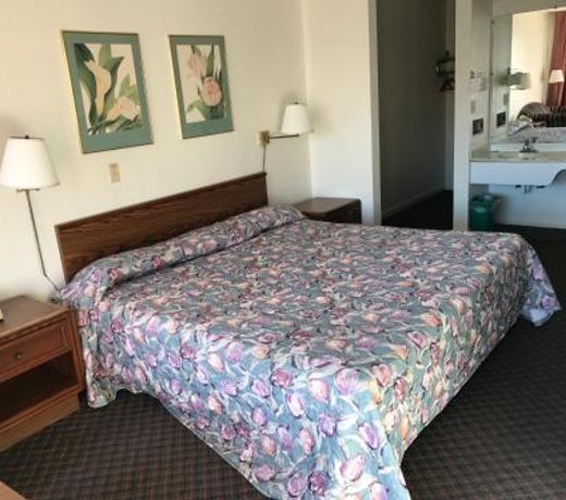 Flagship Inn