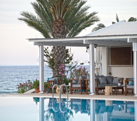 Crystal Springs Beach Hotel