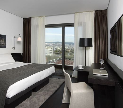 The Met Hotel