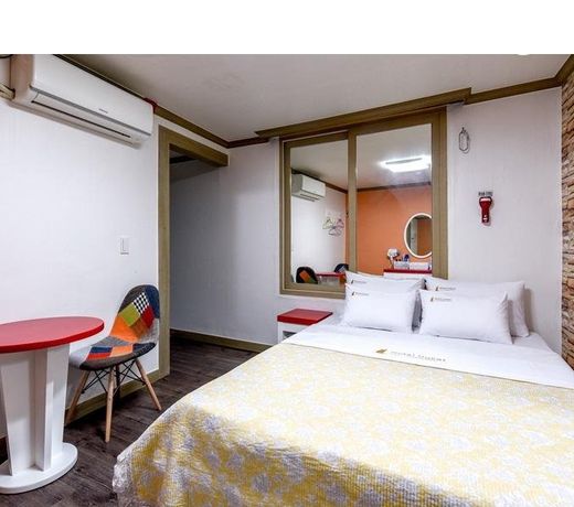 Dubai Hotel