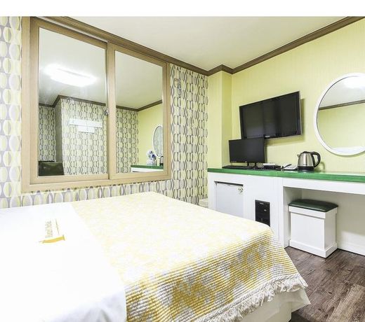 Dubai Hotel